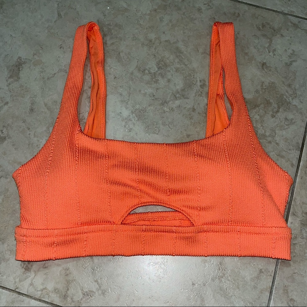 NWT Aerie: Coral Bathing Suit Top with Padding, Size L, In Perfect Condition